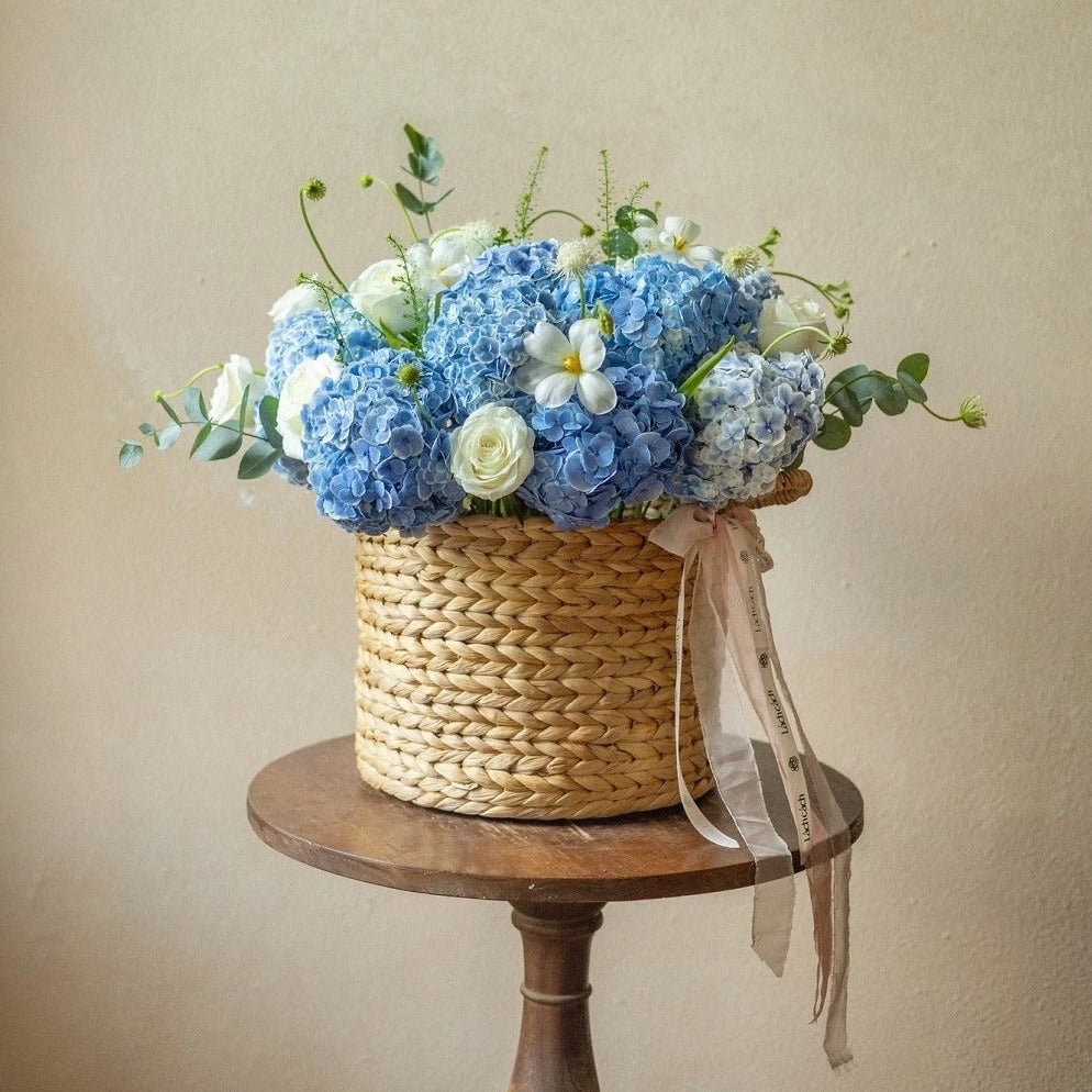 Handwoven Seagrass Basket with Handles – Natural Woven Storage Basket, Boho Plant Pot Cover, Eco-Friendly Home Organizer for Living Room & Bedroom