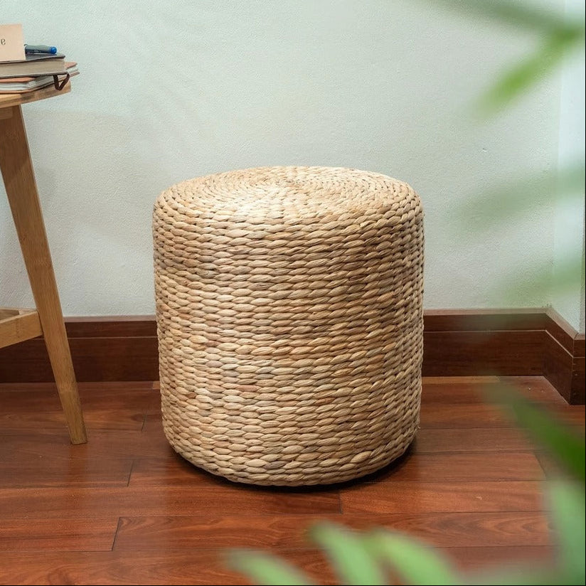 Handwoven Seagrass Floor Cushion – Natural Water Hyacinth Pouf Seat, Round Woven Ottoman for Home Decor