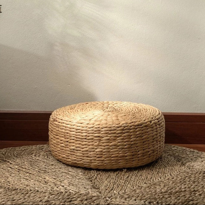 Handwoven Seagrass Floor Cushion – Natural Water Hyacinth Pouf Seat, Round Woven Ottoman for Home Decor